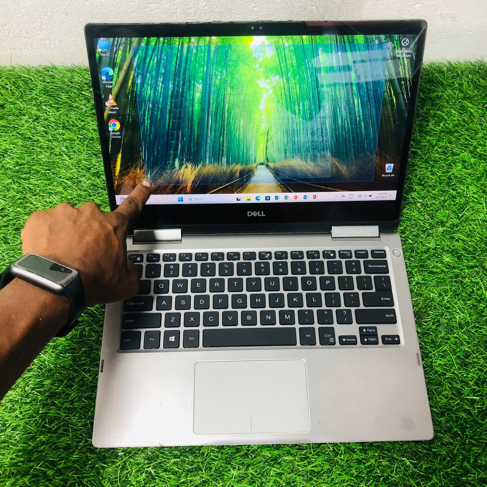 DELL Inspiron 7373 2-in-1 13.3-inch FHD Touch Laptop 360 (8th Gen Core i5-8250U/8GB/256 GB SSD) - Image 4