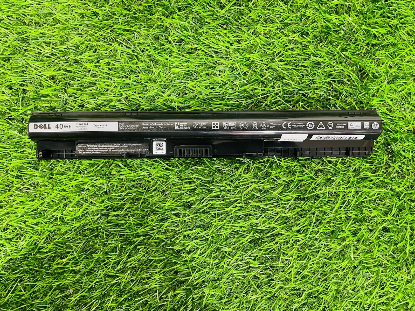 BATTERY - New Dell Inspiron 15 (5558) / 17 (5758 ) / Vostro (3558) 4-cell Laptop Battery 40Wh - M5Y1K 8th Gen up