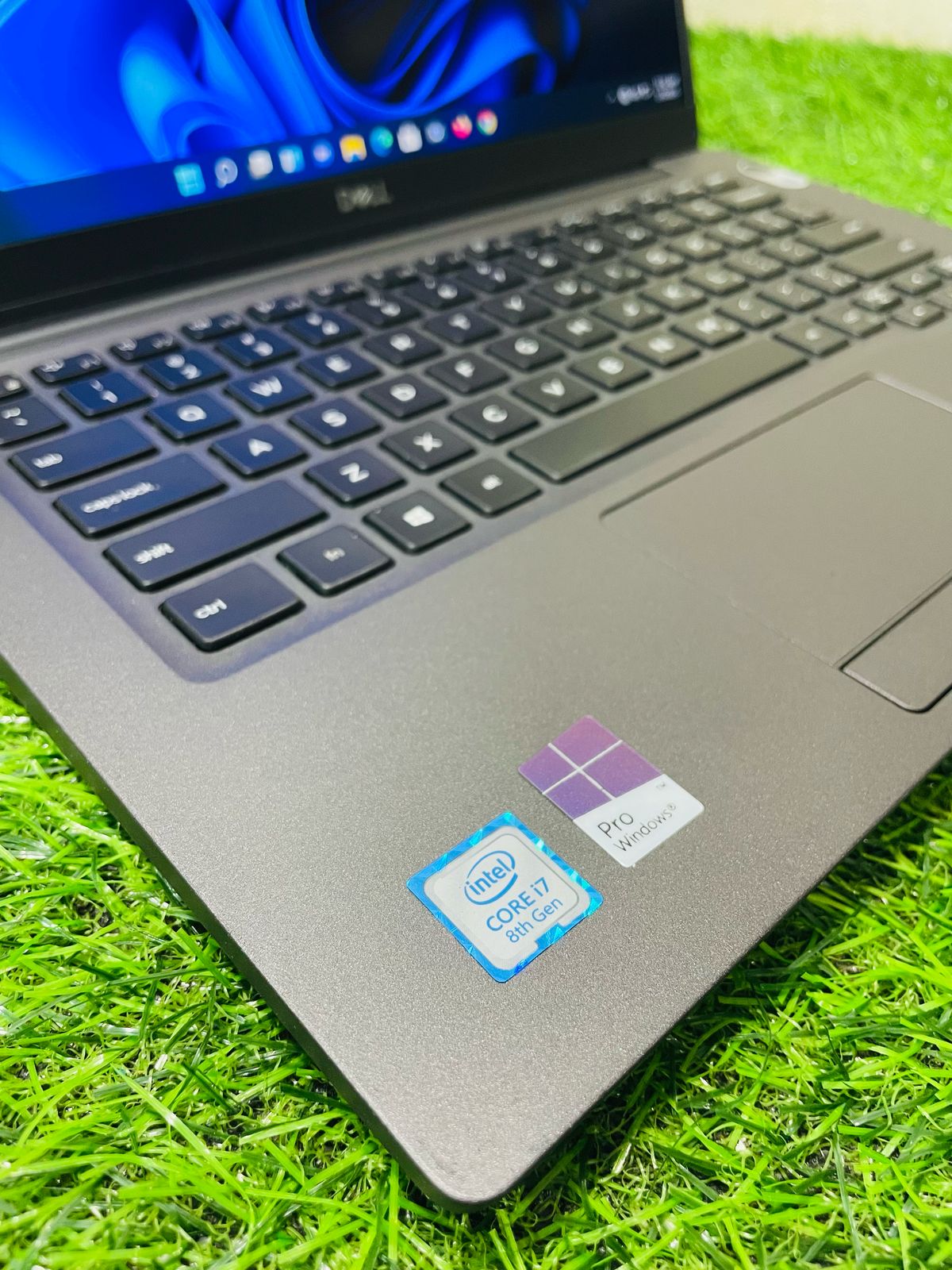 Dell Latitude 7400 Core i7 8th Gen 16GB Ram 256GB SSD Lightweight Business Finger Print Backlit Face ID Windows 11 Pro Laptop - Image 7